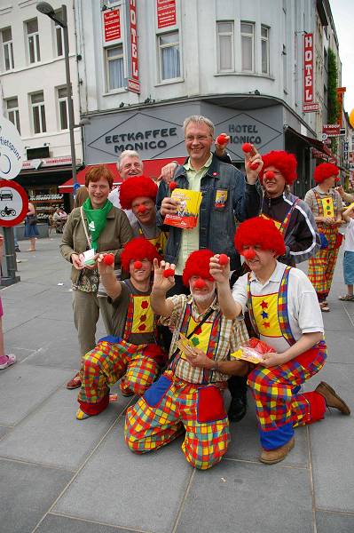 Acht dagen geleden met Tine Van Rompuy, Peter Mertens en Cie. aan Feestival Social van ACW. Toen zaten we nog een eind van het 2 à 3 procent-klimaat. Nu al véél dichter. En wat als de stroomversnelling door gaat? (Foto Ilona Van Looy, Solidair)