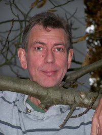 Piet Bruyninckx, ex-art-director en monitor bij mindervaliden. Bij de Beerschotsupporters is er ook veel goéd volk.