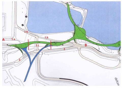 Schets van een deel van de kunstbrug in groen (zicht vanuit Oosten). De te vervangen brug beslaat slechts de 80 meter tussen de rode lijnen. Punten A en B zijn actueel ook en beter te bereiken via weg 1 aan de westzijde (a, b en verbindinsweg c onder de brug) en weg 2 aan de oostzijde.