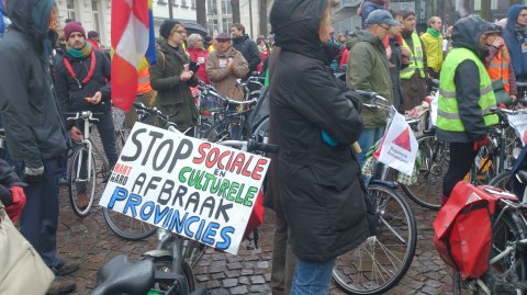 Het ordewoord dat personeelsleden van de provincie in december 2014 meedroegen in de Fietseling van Hart boven hard is actueler dan ooit.