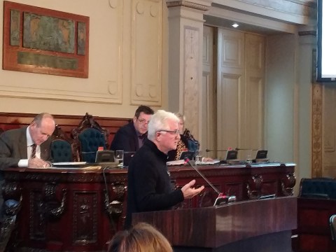 Al 4 jaar stevig tussenkomen tegen asociaal beleid.